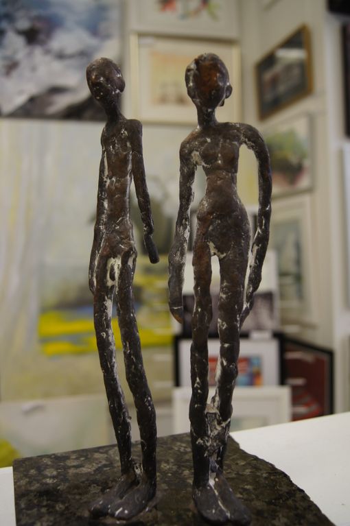 Laiti Marianne "Pari", pronssi korkeus 27 cm 1300 € tai 60 €/kk