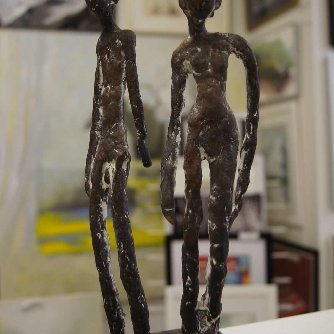 Laiti Marianne "Pari", pronssi korkeus 27 cm 1300 € tai 60 €/kk